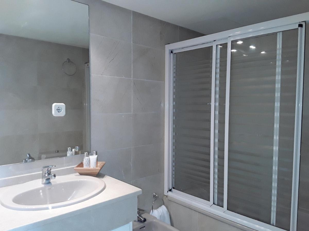 Beachfront Neptuno I, Complex,Views,Pool,Garden, Elviria Marbella Exteriör bild