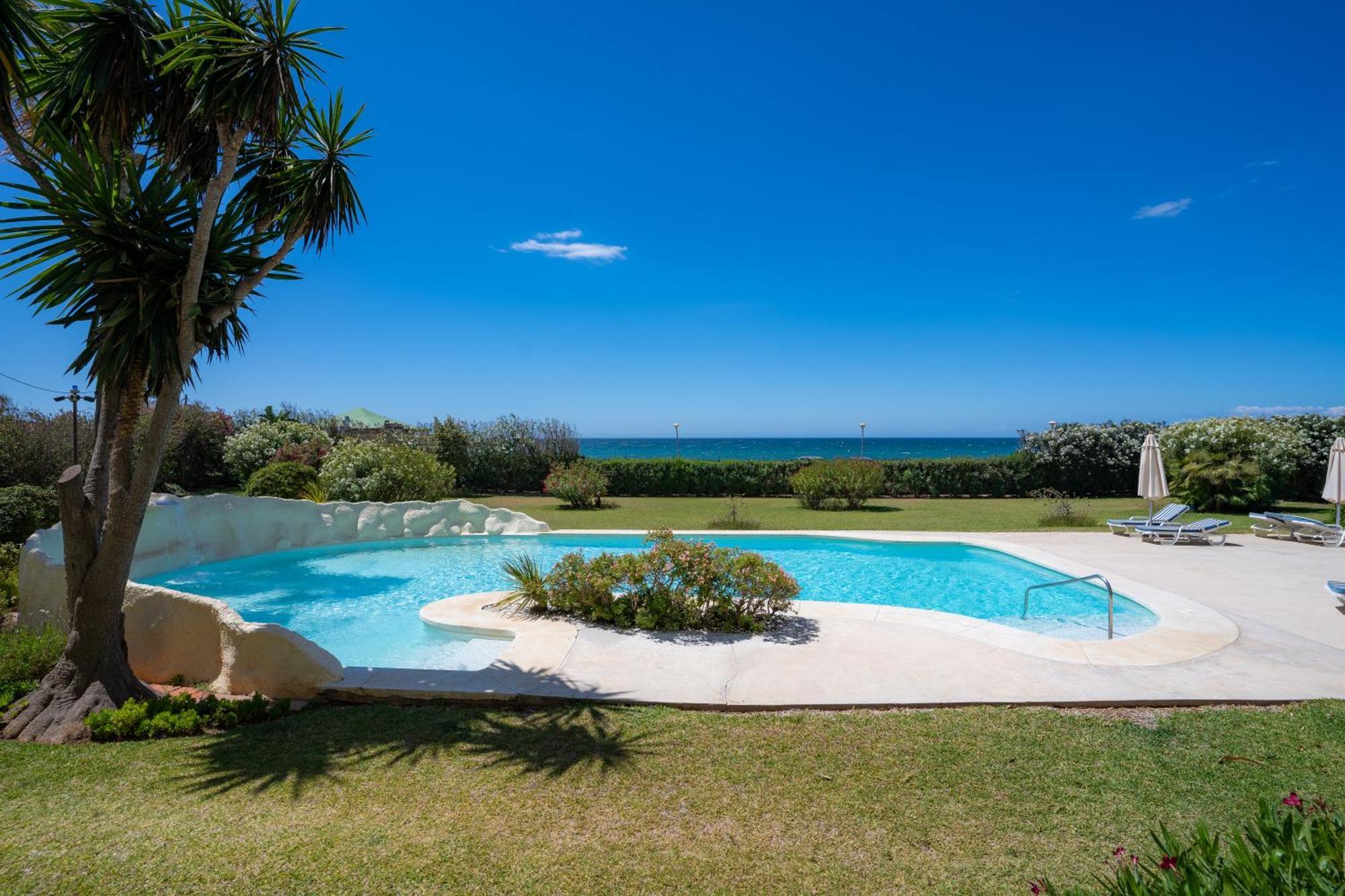 Beachfront Neptuno I, Complex,Views,Pool,Garden, Elviria Marbella Exteriör bild